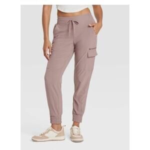 New NWT All In Motion Mid Rise Cargo‎ Pant In Mauve Size Large